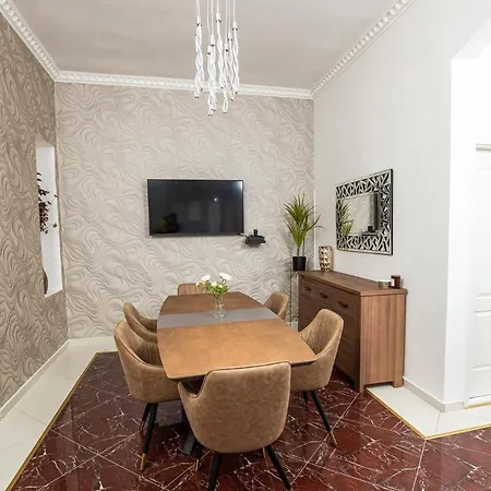 Ligeti Apartment