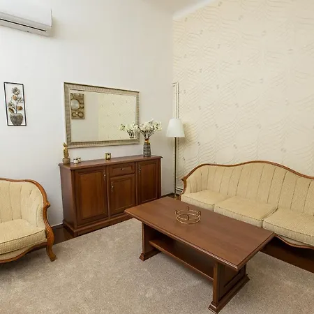 Ligeti Apartment