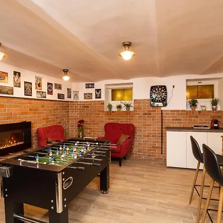 Ligeti Apartment *